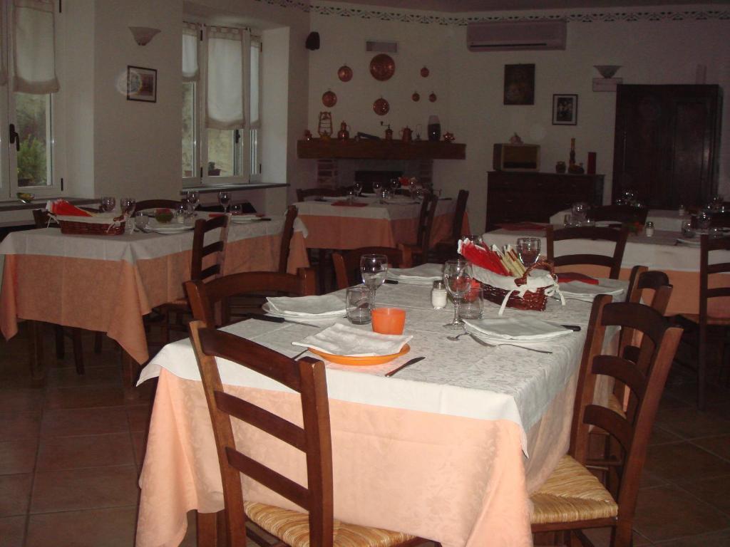 Agriturismo Cascina Vrona Villa Monteu Roero Exterior photo